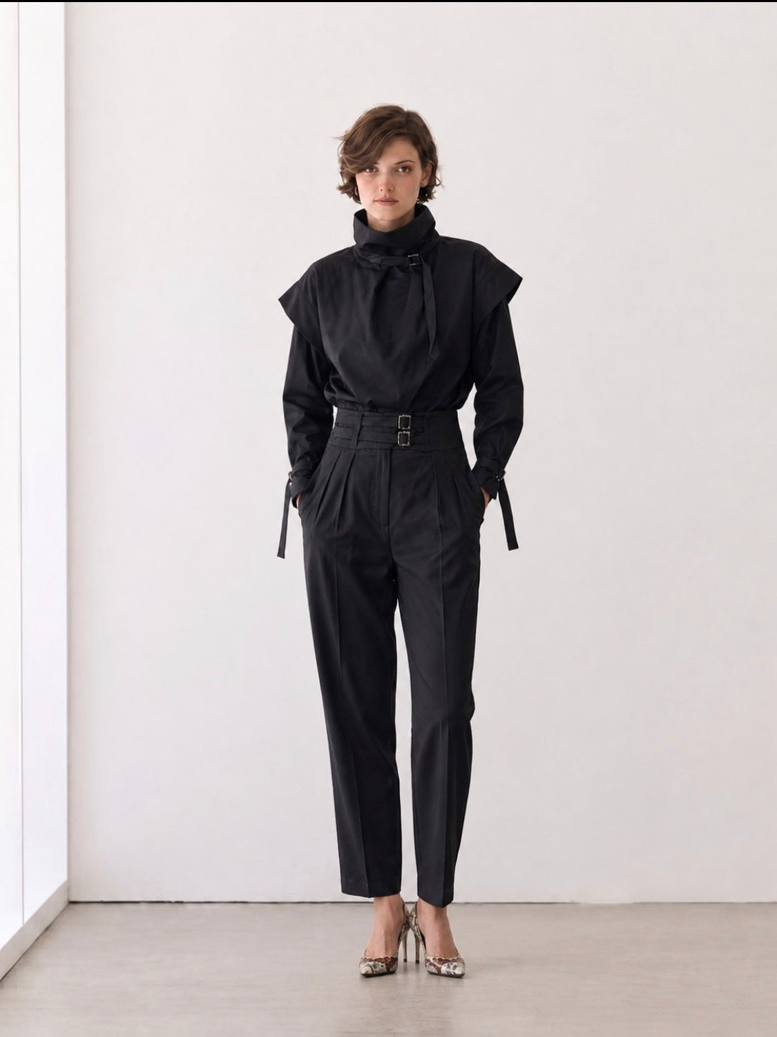 Alma suit